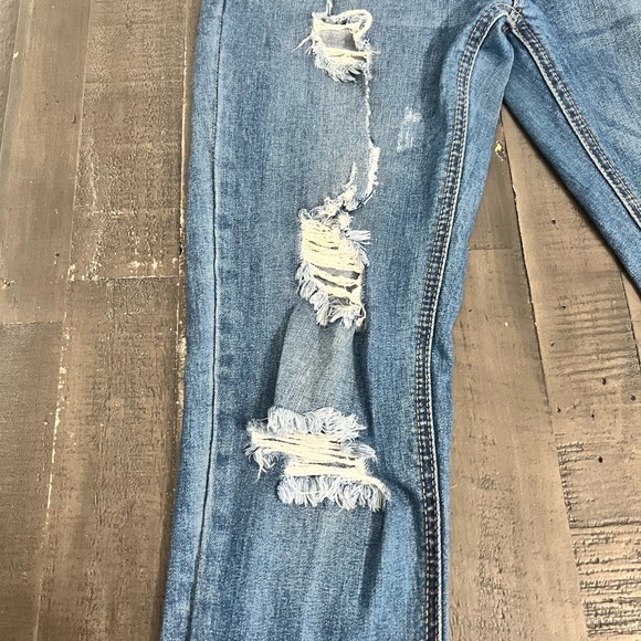 Forever 21 Ripped Ankle Jeans Size 27 - Picture 4 of 11